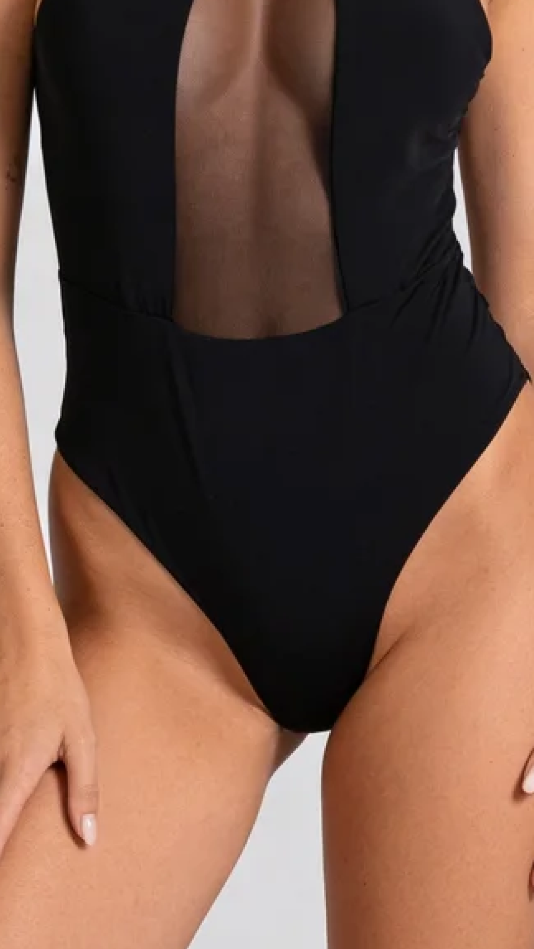 Celeste body en résille noire à bonnets préformés