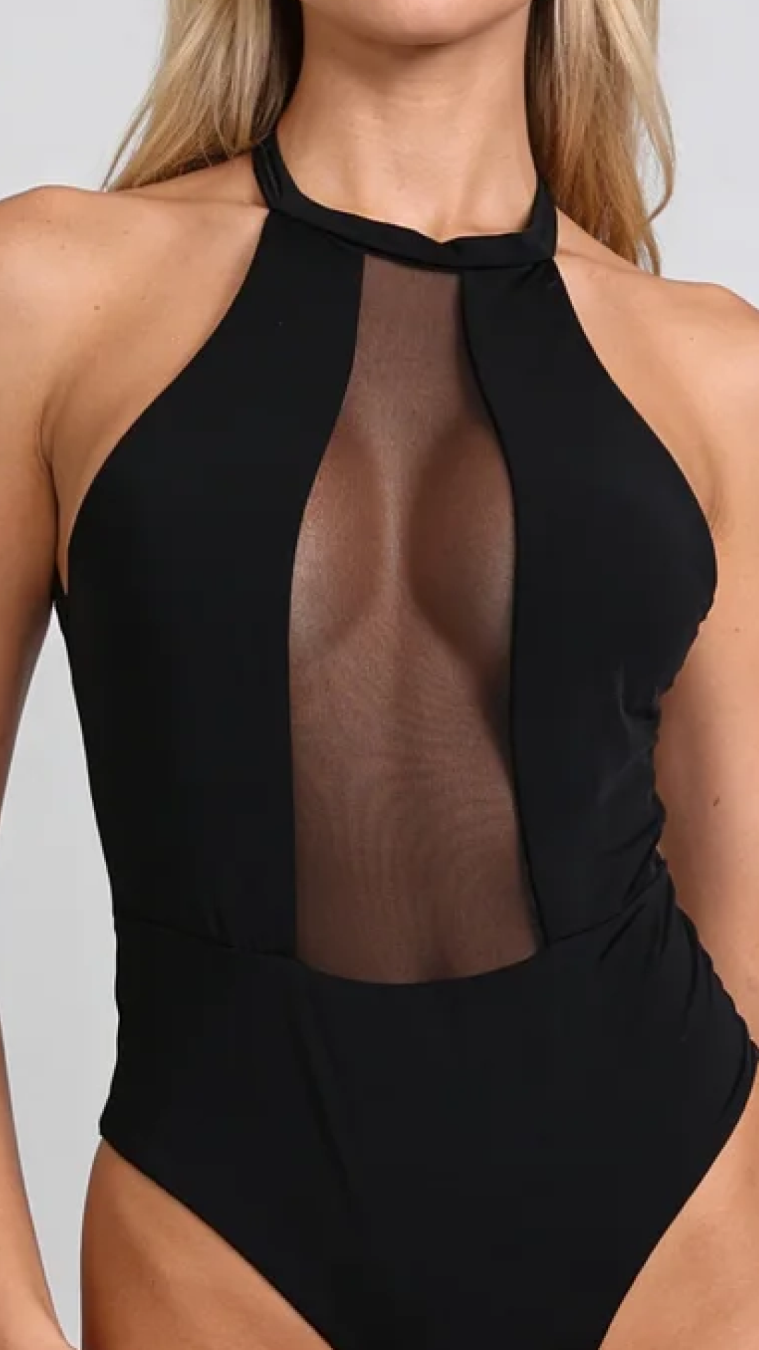 Celeste body en résille noire à bonnets préformés
